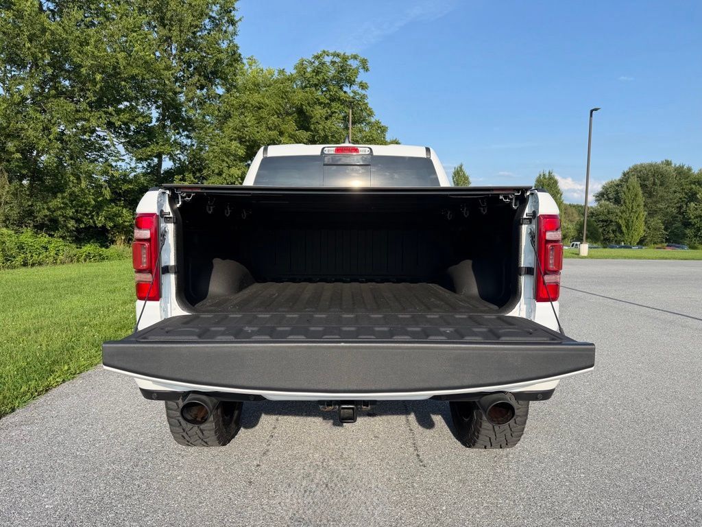 Used 2022 RAM 1500 Laramie AWD/4WD image 19