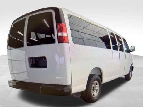 Used 2025 Chevrolet Express 3500 LS image 3