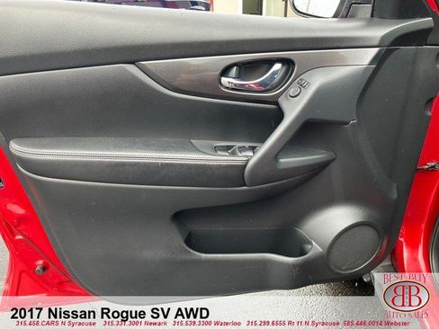 Used 2017 Nissan Rogue SV AWD/4WD image 9