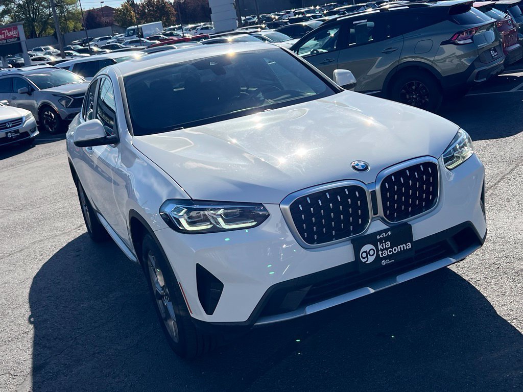 Used 2025 BMW X4 xDrive30i AWD/4WD image 5
