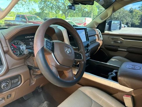 Used 2019 RAM 1500 Laramie AWD/4WD image 9