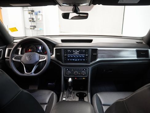 Used 2021 Volkswagen Atlas Cross Sport SE w/ Panoramic Sunroof Package image 56