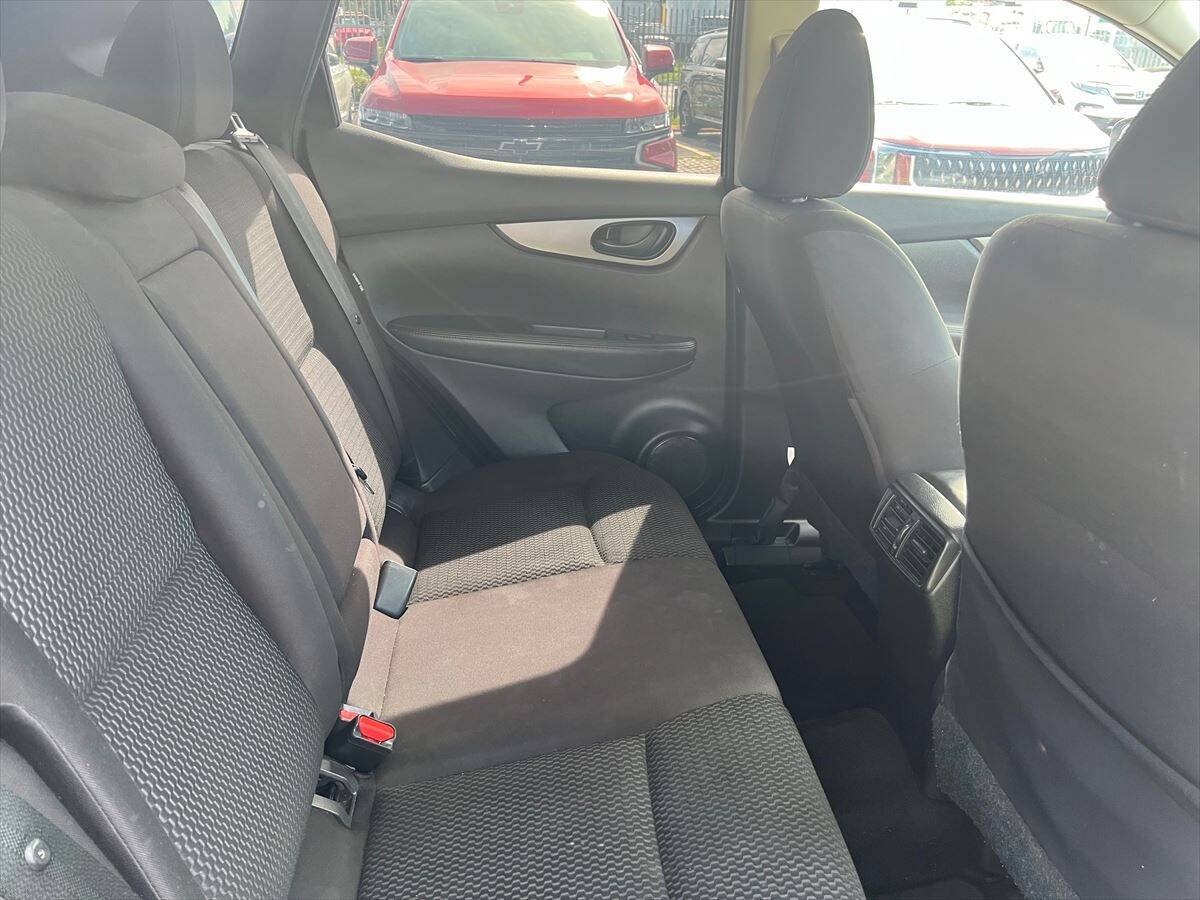Used 2022 Nissan Rogue Sport S FWD image 9
