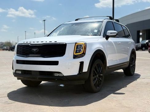 Used 2021 Kia Telluride SX w/ SX Prestige Package image 4