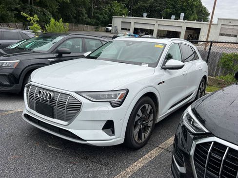 Used 2023 Audi e-tron Premium Plus w/ Premium Plus Package AWD/4WD image 1