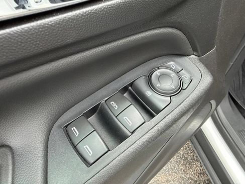 Used 2019 Chevrolet Equinox LT w/ LPO, Floor Liner Package FWD image 21