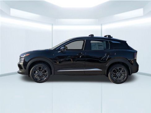 New 2026 Nissan Kicks SR FWD image 2
