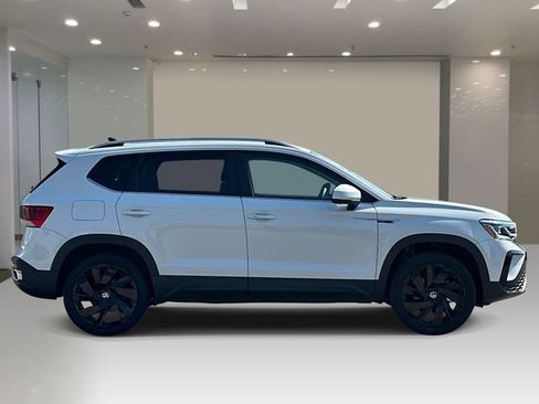 Used 2023 Volkswagen Taos SEL w/ Black Wheel Package AWD/4WD image 5