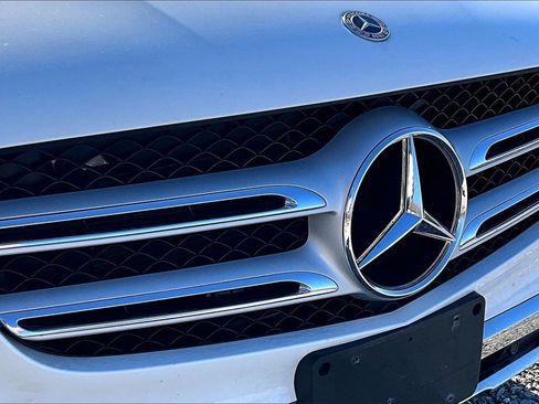 Used 2018 Mercedes-Benz GLC 300 GLC 300 image 25