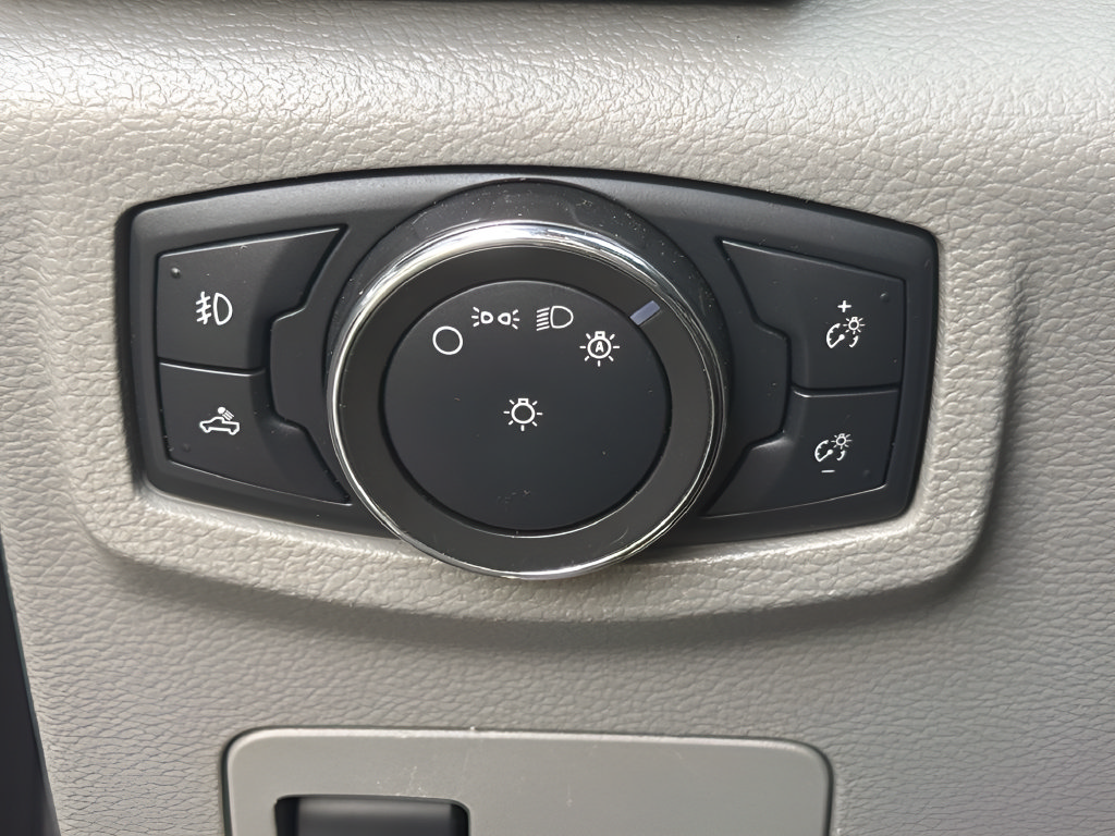 Used 2018 Ford F150 XL w/ Equipment Group 101A Mid RWD image 24