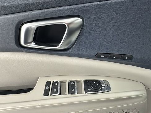 New 2026 Kia Carnival EX FWD image 21