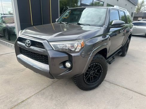 Used 2018 Toyota 4Runner SR5 Premium image 1