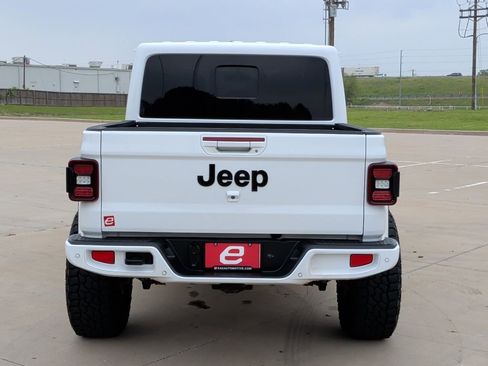 Used 2021 Jeep Gladiator Overland AWD/4WD image 7