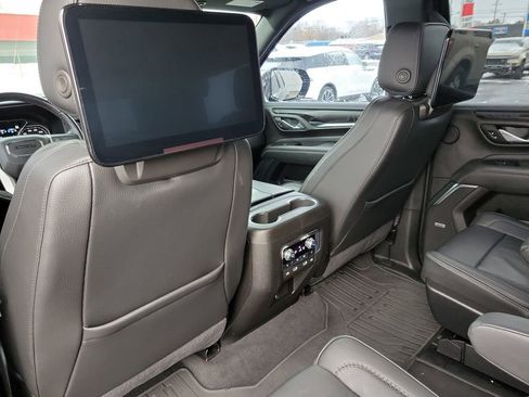 Used 2021 GMC Yukon Denali w/ Denali Premium Package image 33