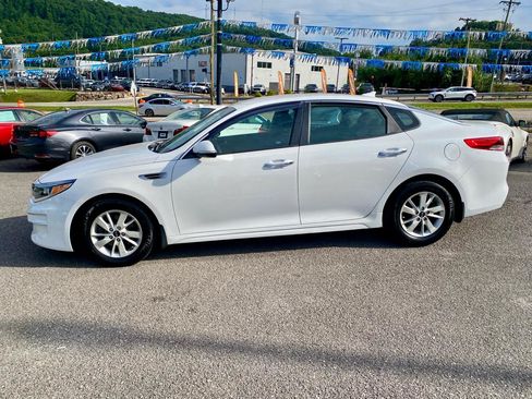 Used 2016 Kia Optima LX w/ LX Convenience Package FWD image 4