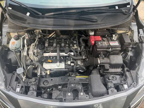 Used 2025 Nissan Versa SV FWD image 30