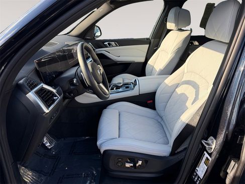 Certified 2026 BMW X5 xDrive40i w/ M Sport Package image 9