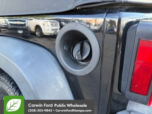 Used 2018 Jeep Wrangler Sport AWD/4WD image 10