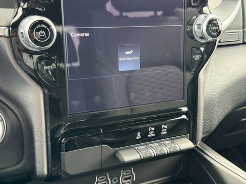 New 2026 RAM 1500 4x4 Crew Cab image 25