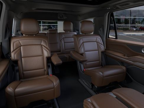 New 2026 Lincoln Navigator Reserve AWD/4WD image 11