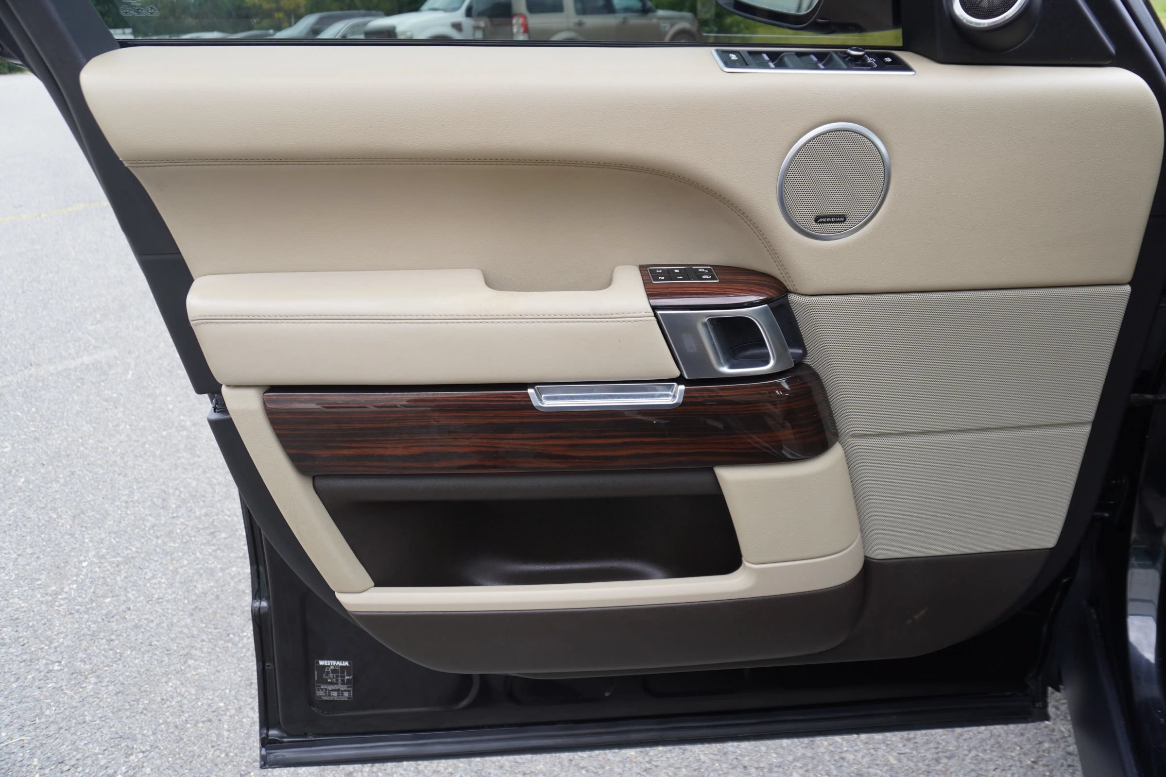 Used 2015 Land Rover Range Rover Long Wheelbase Supercharged AWD/4WD image 13