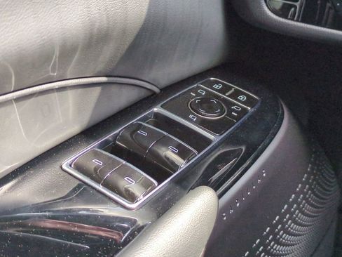 Used 2024 Cadillac Lyriq Sport image 23