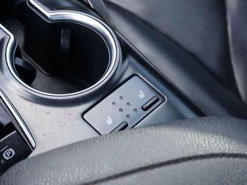 Used 2020 Toyota Camry XLE image 15