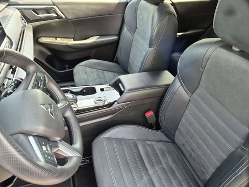 Used 2025 Mitsubishi Outlander SE AWD/4WD image 25