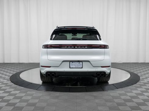 Certified 2024 Porsche Cayenne Turbo image 6