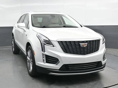 Used 2024 Cadillac XT5 Premium Luxury w/ LPO, Floor Liner Package AWD/4WD image 4