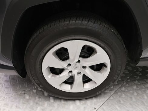 Used 2024 Toyota RAV4 LE FWD image 4
