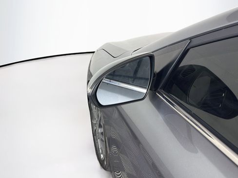 Used 2019 Hyundai Elantra Limited FWD image 16
