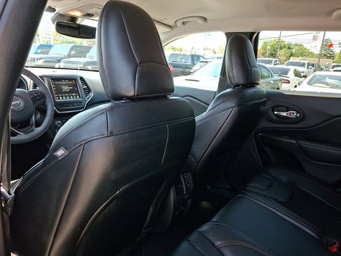 Used 2022 Jeep Cherokee Trailhawk w/ Comfort/Convenience Group AWD/4WD image 21