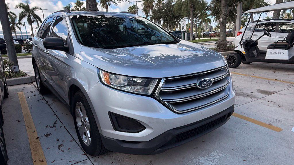 Used 2018 Ford Edge SE FWD image 4