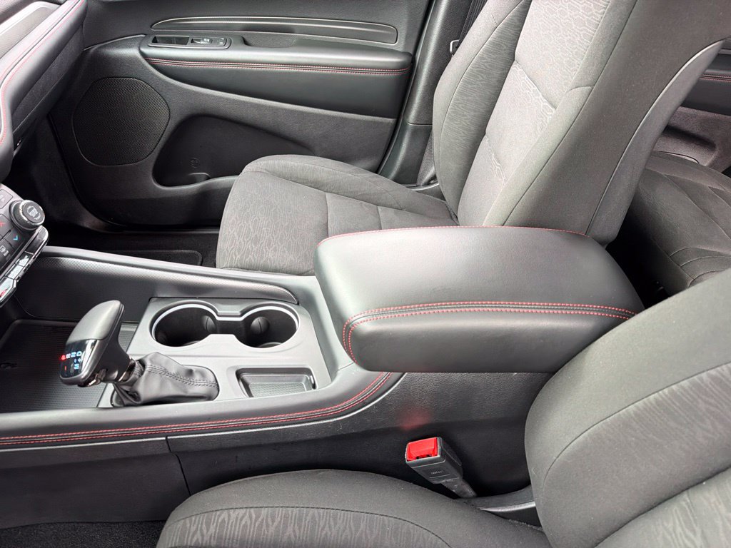 Used 2025 Dodge Durango GT RWD image 13