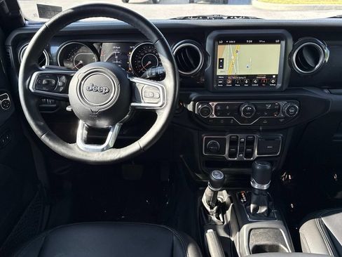 Used 2022 Jeep Wrangler Unlimited Sahara AWD/4WD image 3