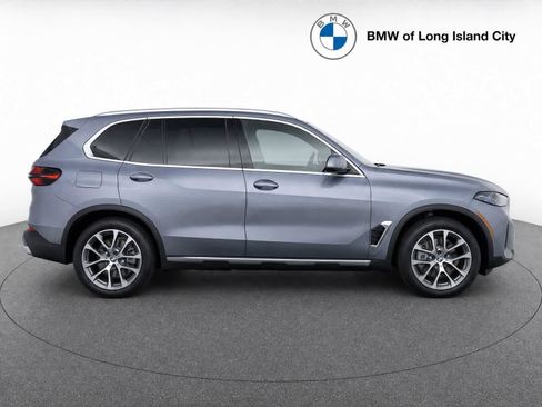 New 2026 BMW X5 xDrive50e w/ Premium Package AWD/4WD image 8