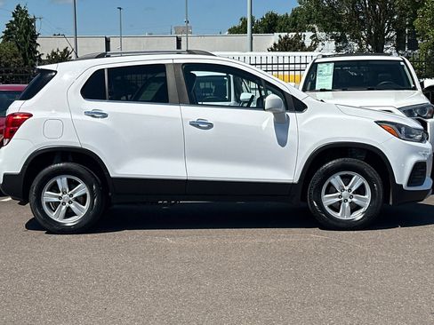 Used 2018 Chevrolet Trax LT w/ LT Convenience Package AWD/4WD image 3