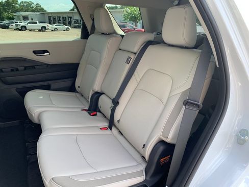 New 2026 Nissan Pathfinder SL FWD image 15