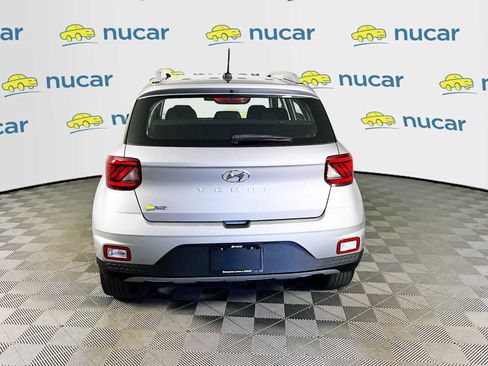 Used 2024 Hyundai Venue SEL FWD image 6