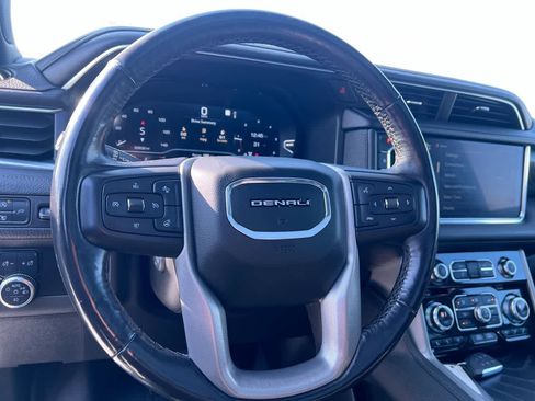 Used 2022 GMC Yukon XL Denali AWD/4WD image 14