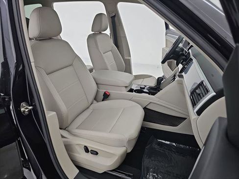 Used 2023 Volkswagen Atlas SEL R-Line AWD/4WD image 14