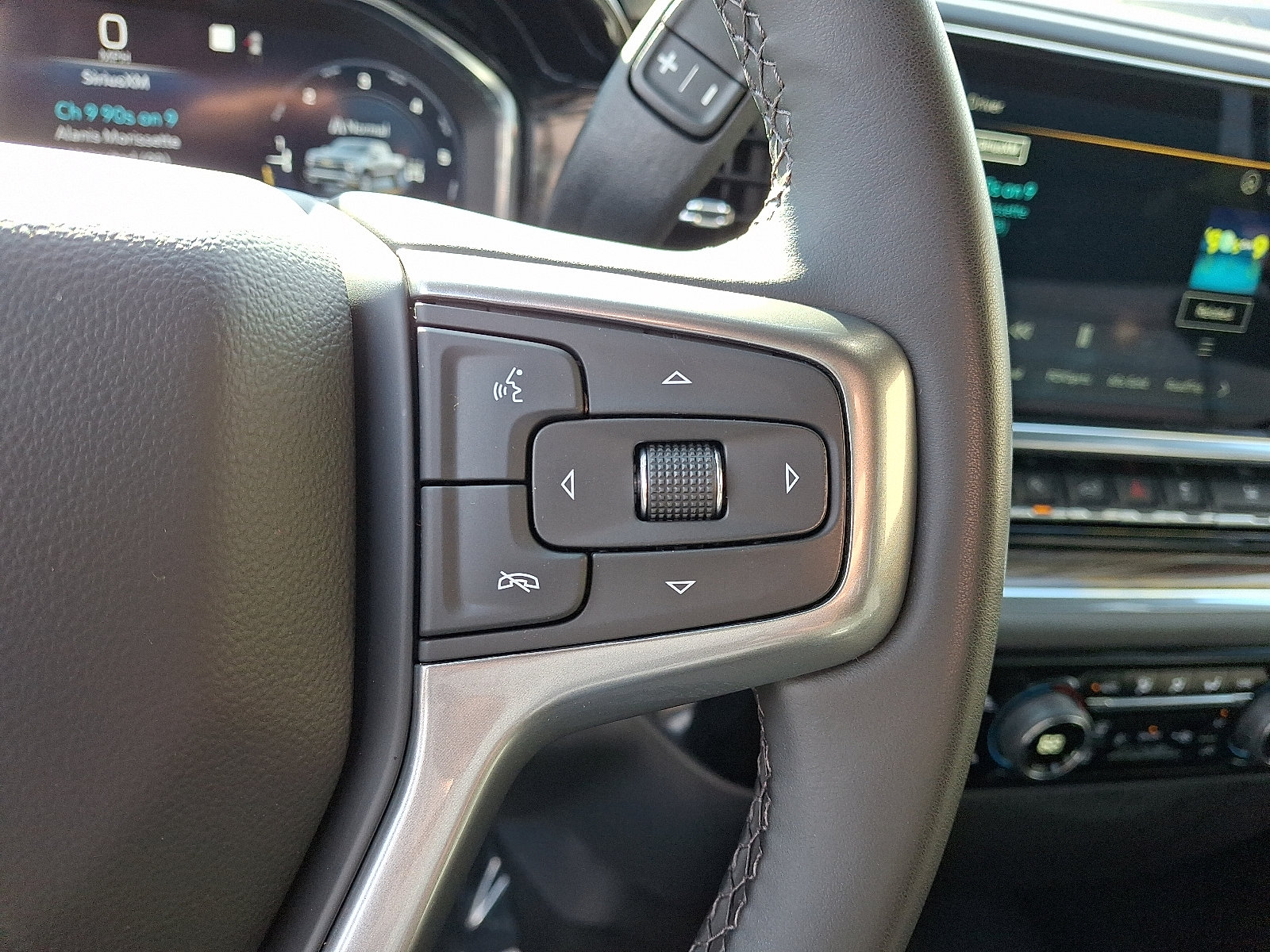 Used 2023 Chevrolet Silverado 1500 LT AWD/4WD image 22