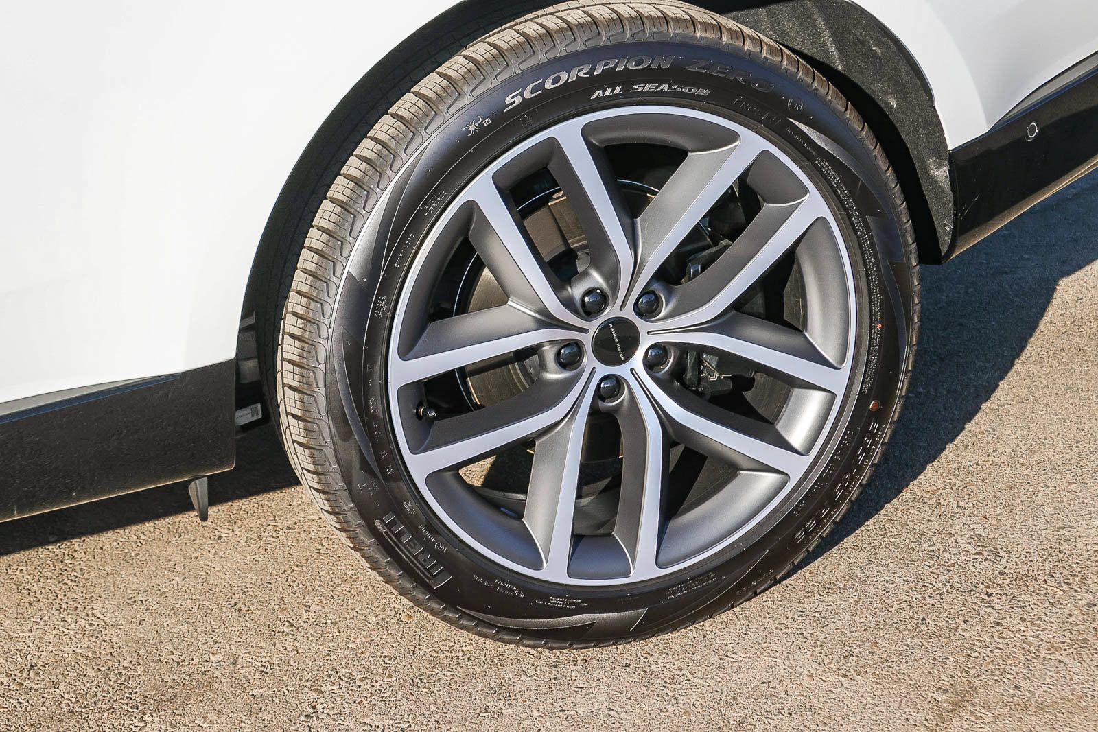 New 2026 Land Rover Range Rover SE AWD/4WD image 10