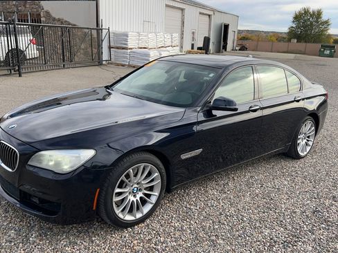 Used 2014 BMW 750i image 2