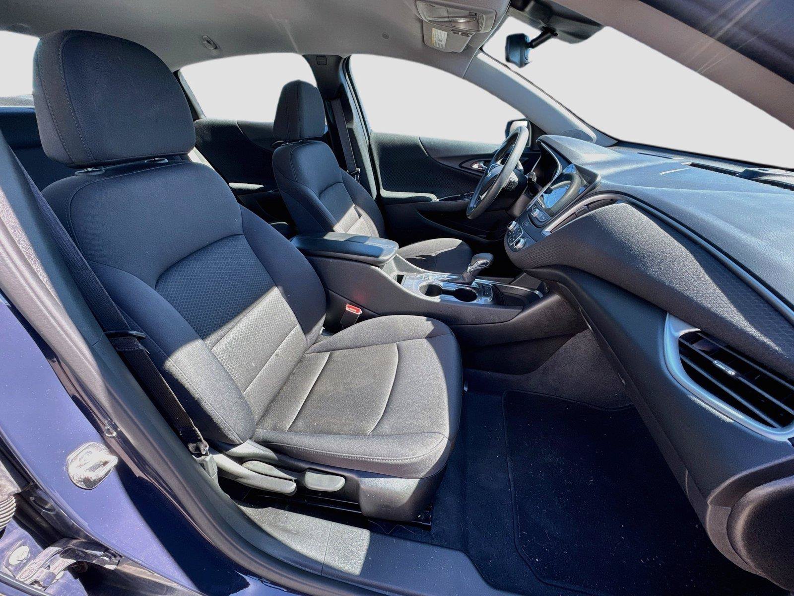 Used 2025 Chevrolet Malibu LT FWD image 8