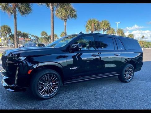 Used 2023 Cadillac Escalade ESV V image 14