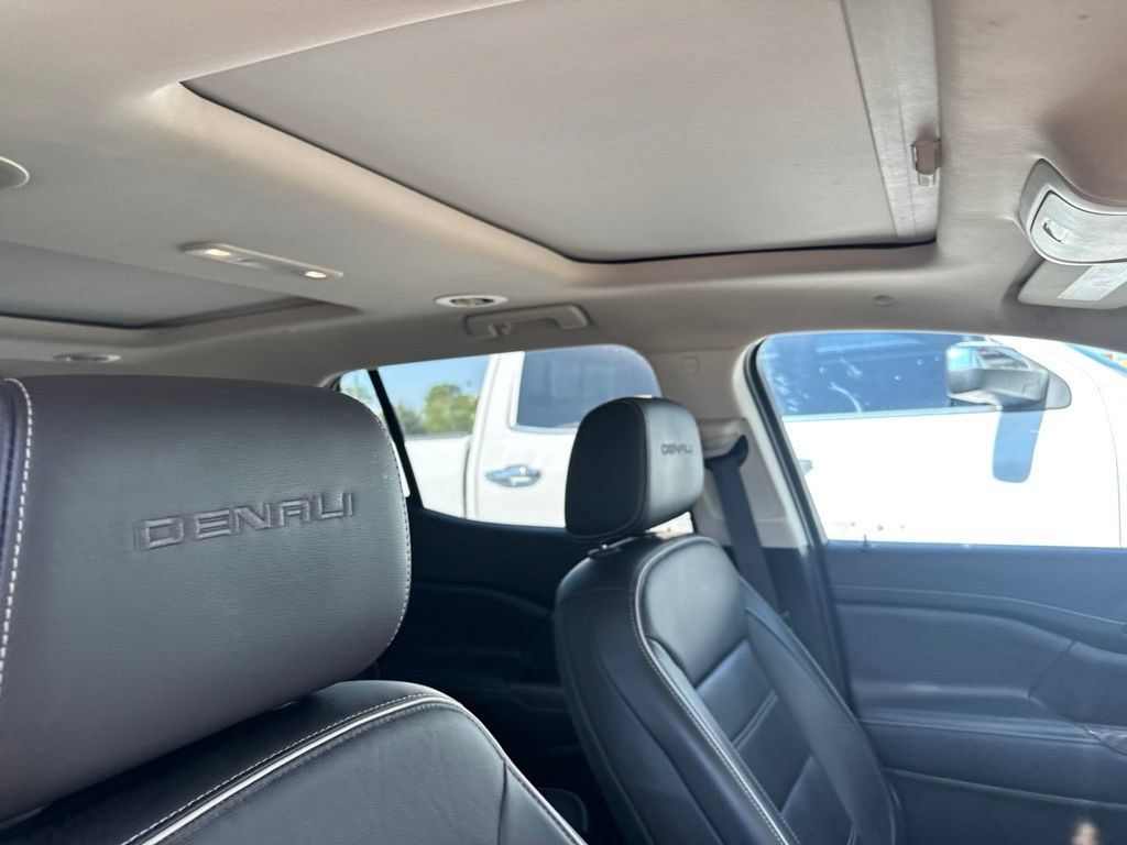 Used 2020 GMC Acadia Denali w/ Technology Package FWD image 17