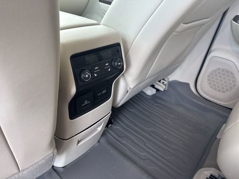 Used 2023 GMC Acadia Denali w/ Denali Ultimate Package image 14