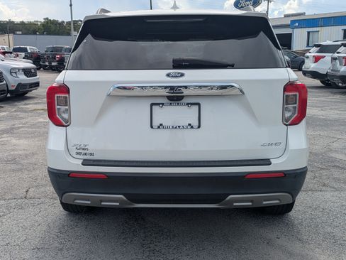 Used 2022 Ford Explorer XLT w/ Equipment Group 202A AWD/4WD image 5